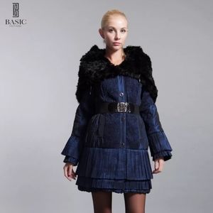 Gorgeous winter coat size S. With natural fur